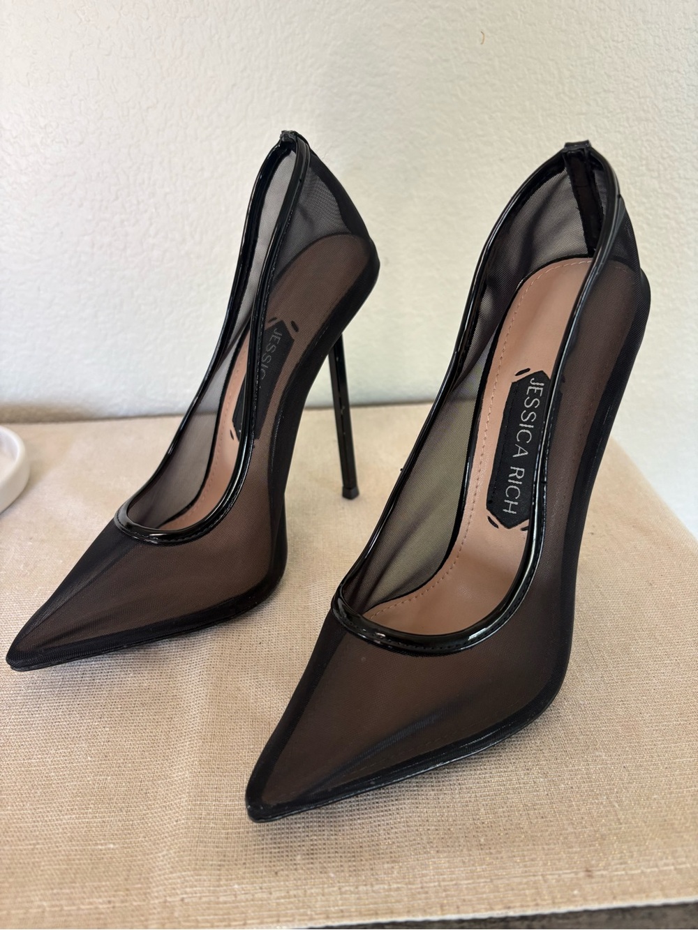 Jessica Rich Black Sheer Pointed Mesh Stiletto   Pumps Sz 35/5 US